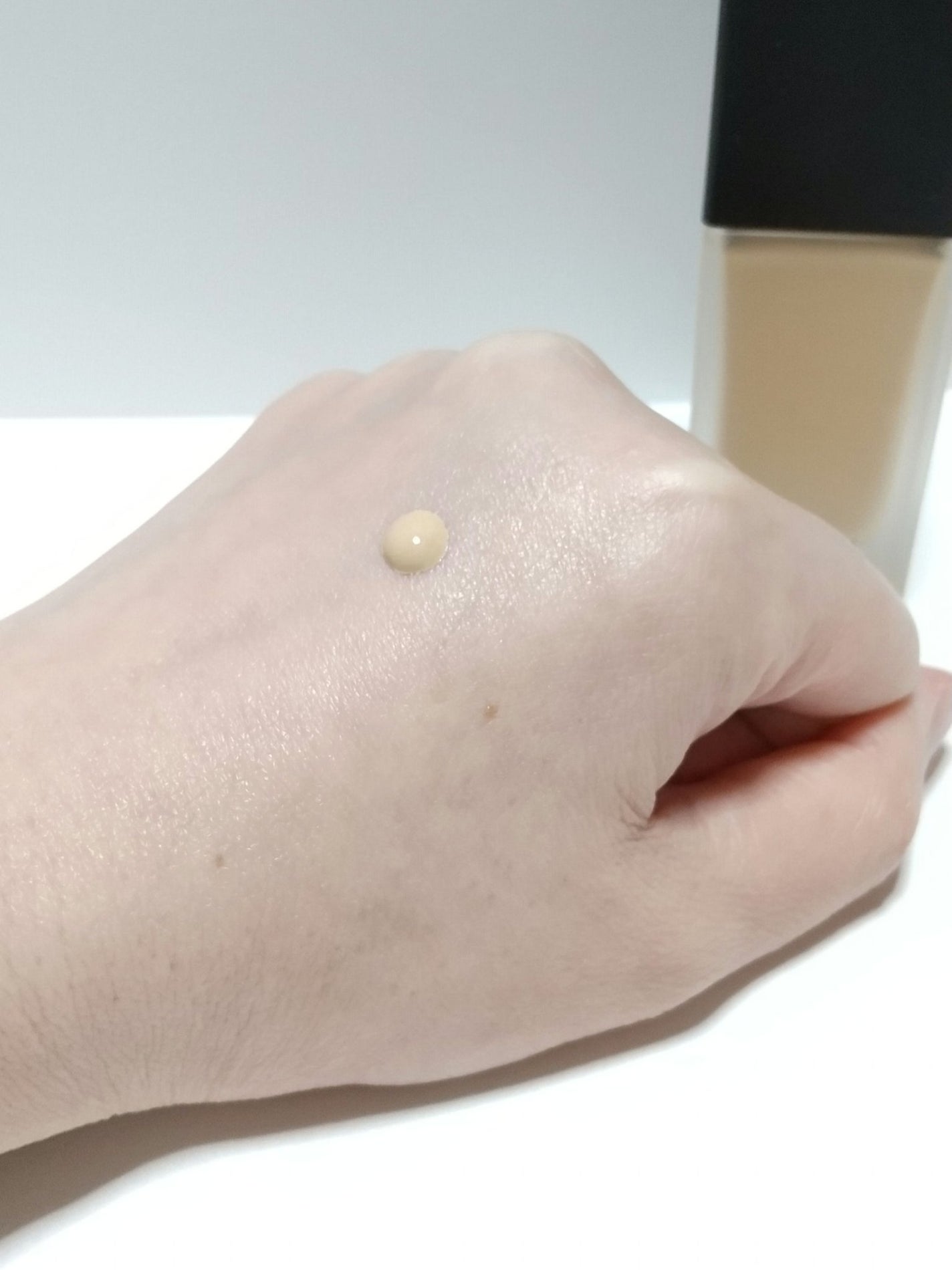 スキンレゾネート リキッドファンデーション/Celvoke/リキッドファンデーションを使ったクチコミ(2枚目)