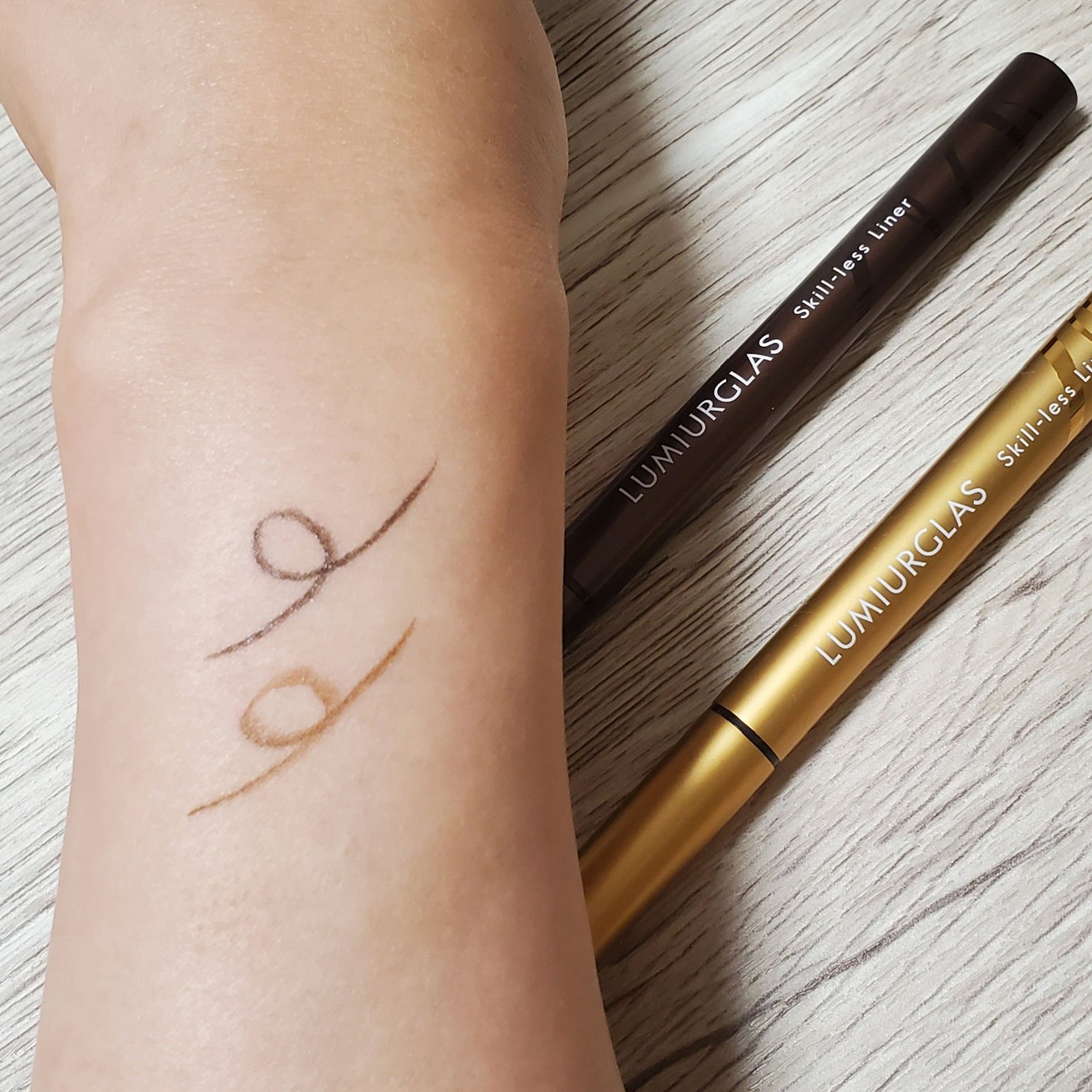 スキルレスライナー/LUMIURGLAS/リキッドアイライナーを使ったクチコミ(3枚目)