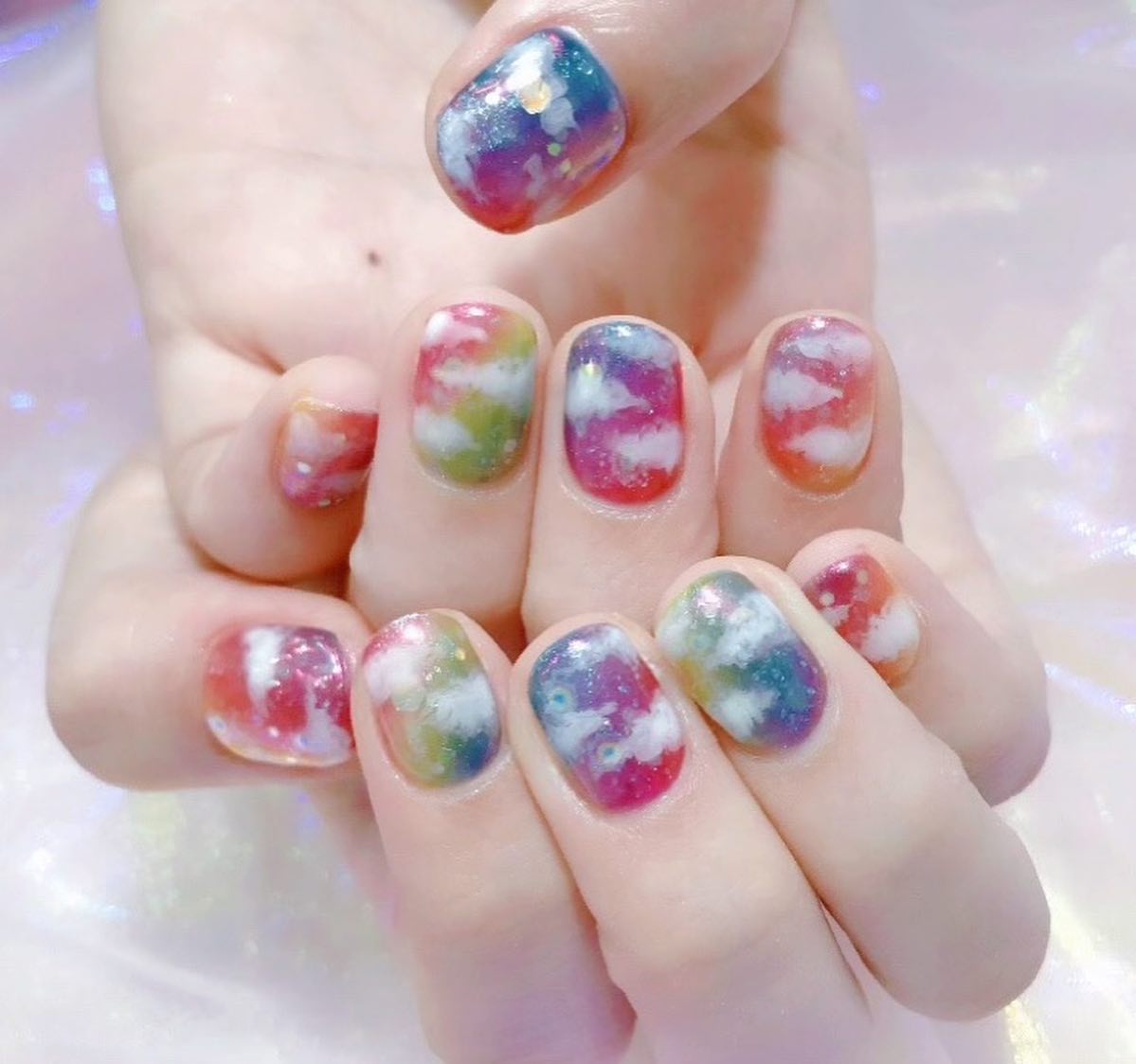 なかやまちえこ on LIPS 「rainbow☁️⠀⠀@kurebayashiii#nail#..」(3枚目)