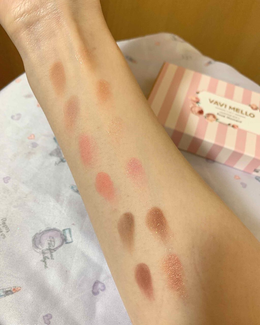 バレンタインボックス3ローズモーメント/VAVI MELLO/アイシャドウパレットを使ったクチコミ(2枚目)