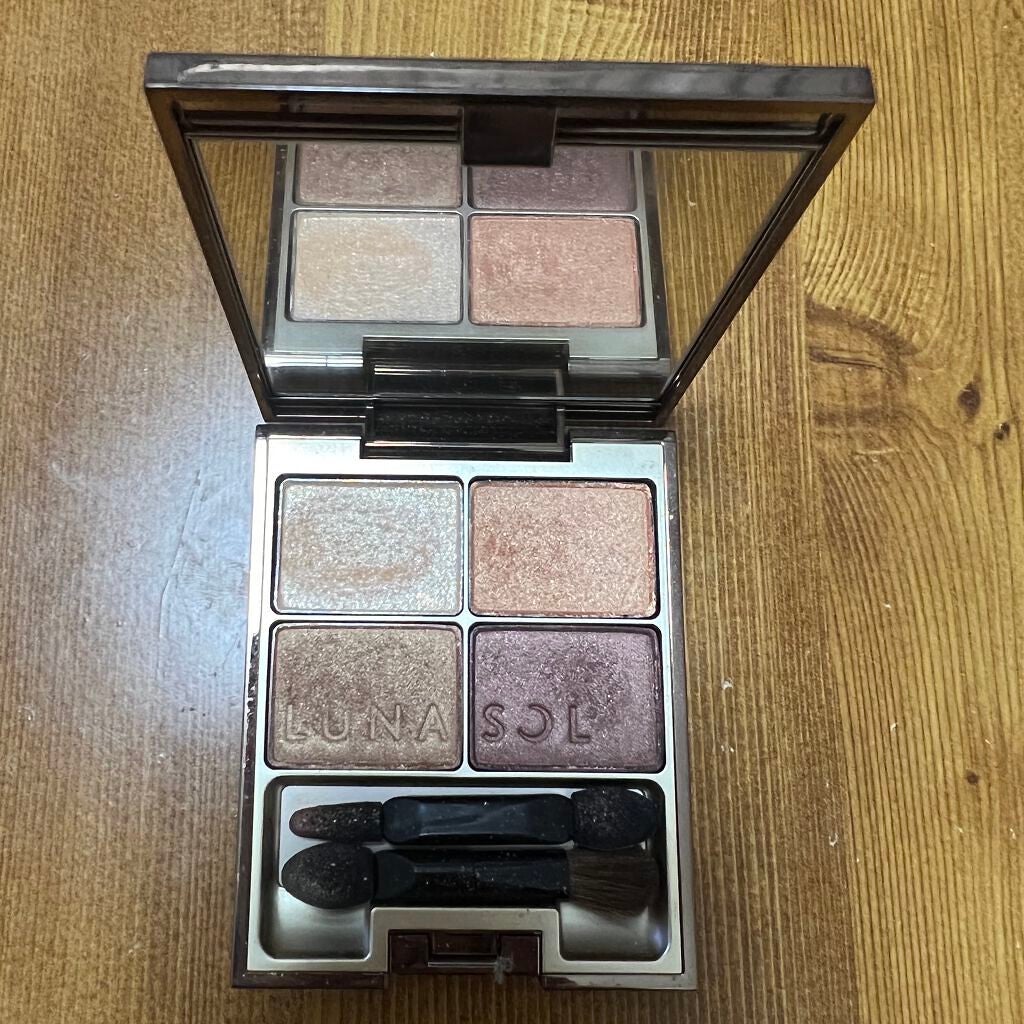 スキンモデリングアイズ/LUNASOL/アイシャドウパレットを使ったクチコミ(1枚目)