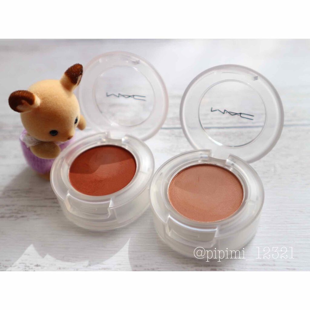 スモール アイシャドウ ブージー ベイブ(限定)/M・A・C/単色アイシャドウを使ったクチコミ（1枚目）