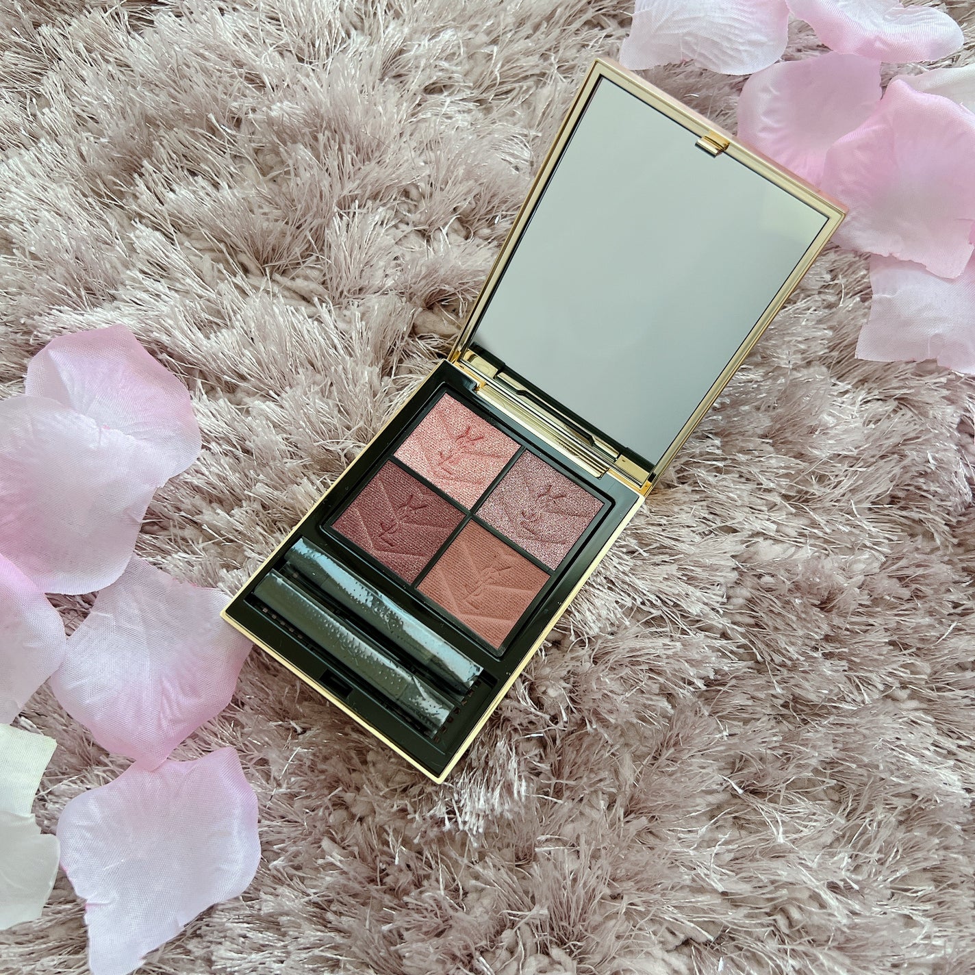 クチュール ミニ クラッチ/YVES SAINT LAURENT BEAUTE/アイシャドウパレットを使ったクチコミ(1枚目)