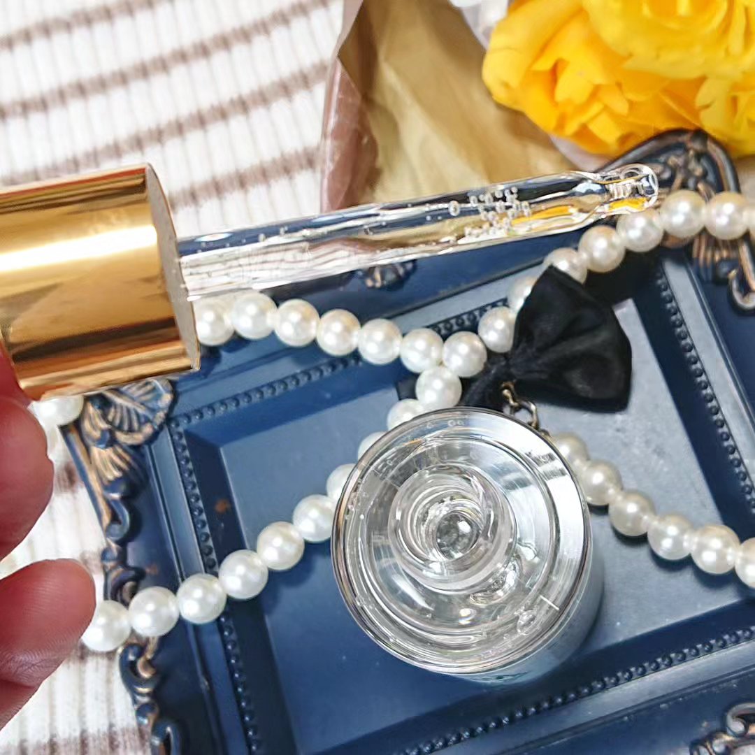 ブルーカモミールヒアルロニックスージングアンプル/Alive:Lab/美容液を使ったクチコミ（3枚目）