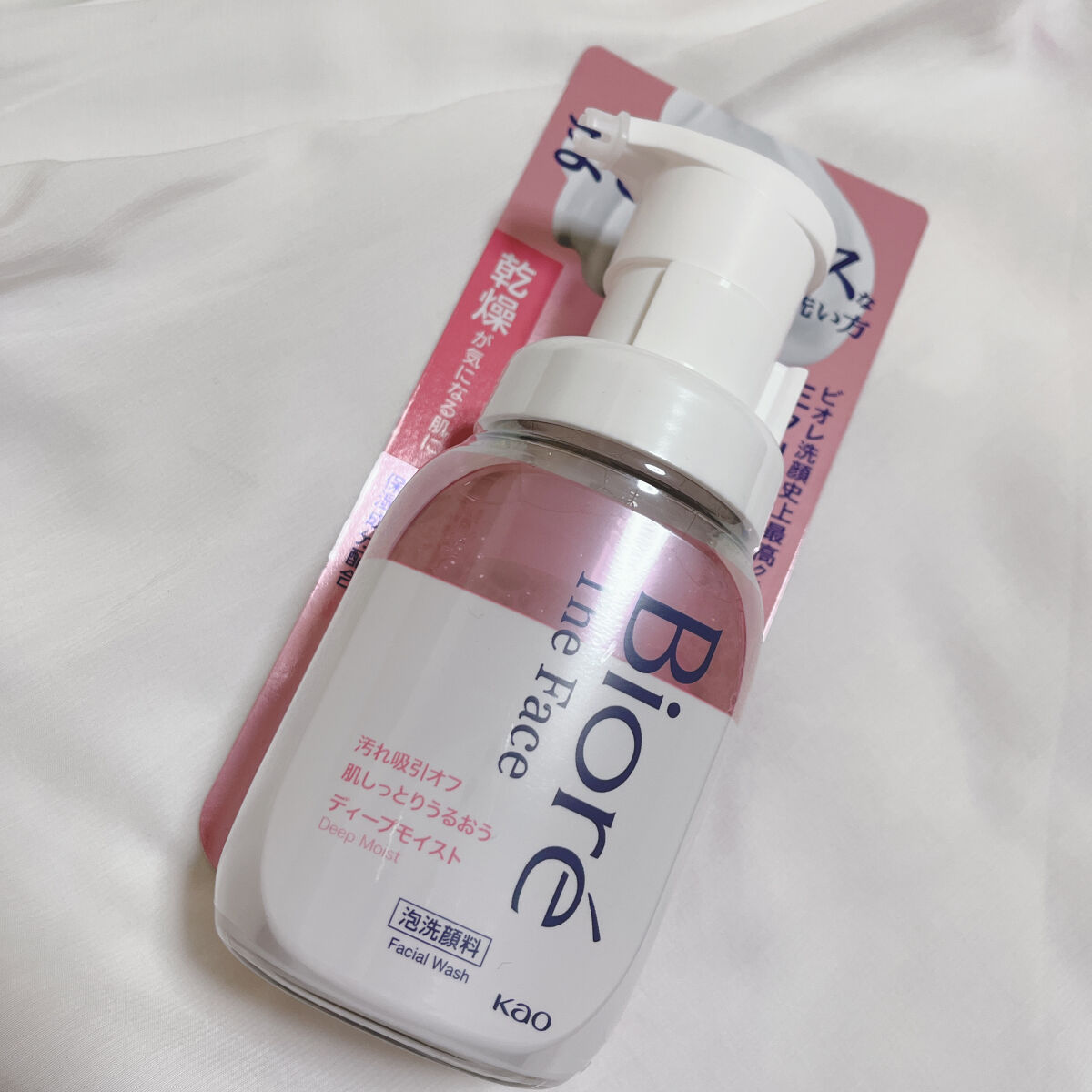 【使った商品】

▪️ビオレ

ザフェイス 泡洗顔料 ディープモイスト

 価格  ドラッグストア ¥707-

✁┈┈┈┈┈┈┈┈┈┈┈┈┈┈┈┈

【商品の特徴】

✔️肌に触れずに洗えるたっぷりの生クリーム泡で、まさつレスな洗い方がで