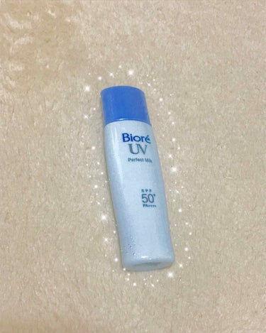 BioreUVさらさらパーフェクトミルク✨
SPF50+  PA++++  613円

こちらは顔（化粧下地にも使用できる）とからだ用になっています。
ですが私はからだ用として使用しています。
手に収ま