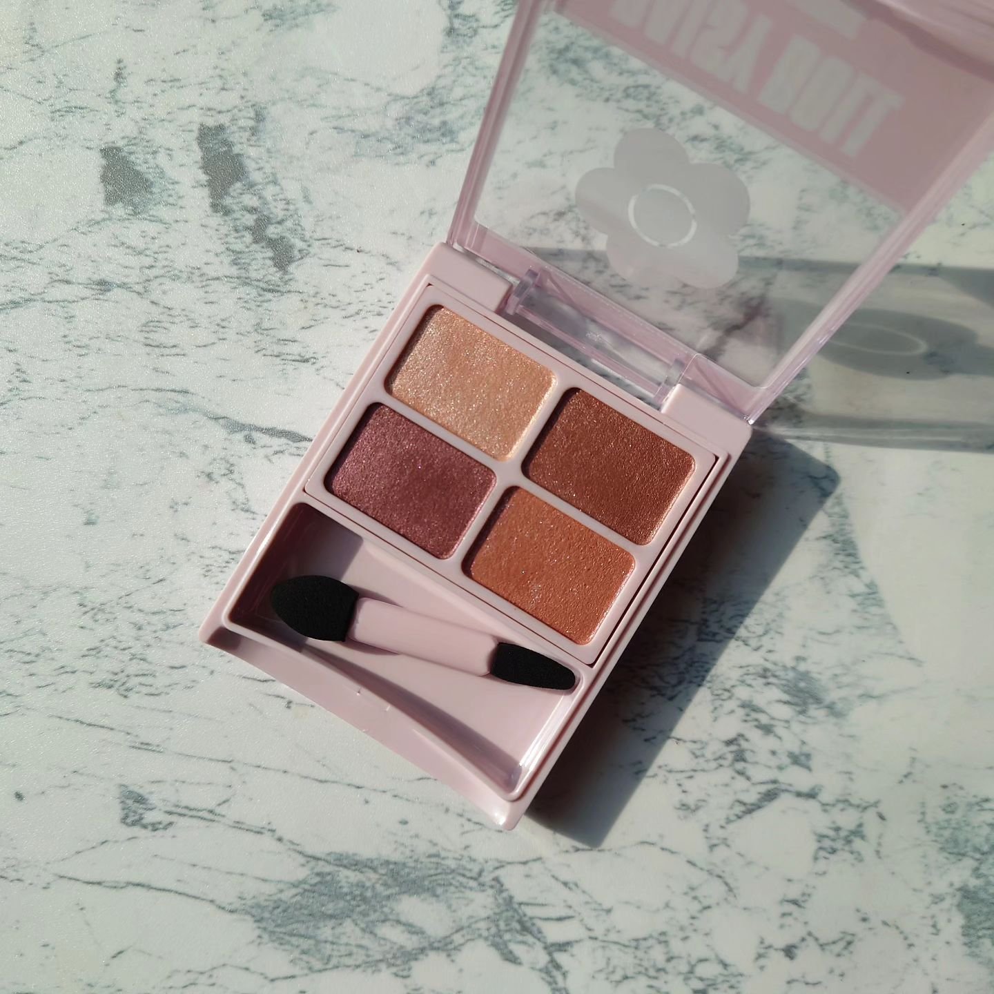 デイジードール アイカラー パレット/DAISY DOLL by MARY QUANT/アイシャドウパレットを使ったクチコミ（2枚目）