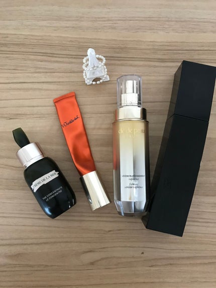 ã¶ã»ã³ã³ã»ã³ãã¬ãŒã(æ§)/LA MER/çŸå®¹æ¶²ã䜿ã£ãã¯ãã³ãïŒ2æç®ïŒ