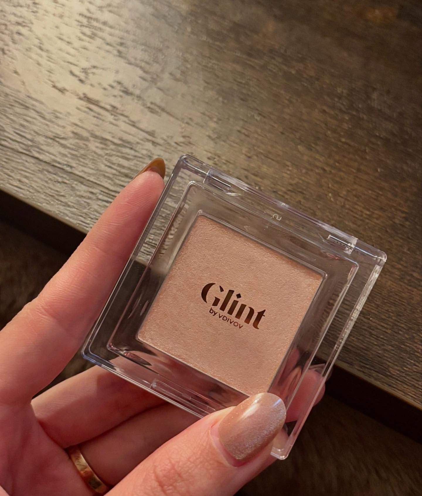 ビディボブ ハイライター/Glint/パウダーハイライトを使ったクチコミ（2枚目）