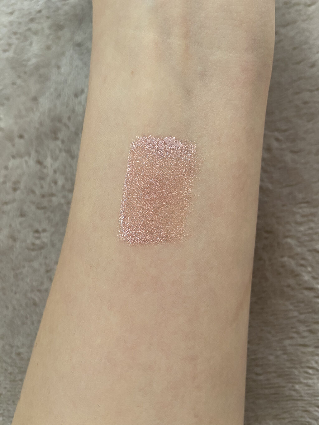 ダズルシャドウ リキッド ラブ ユアセルフ/M・A・C/リキッドアイシャドウを使ったクチコミ（2枚目）