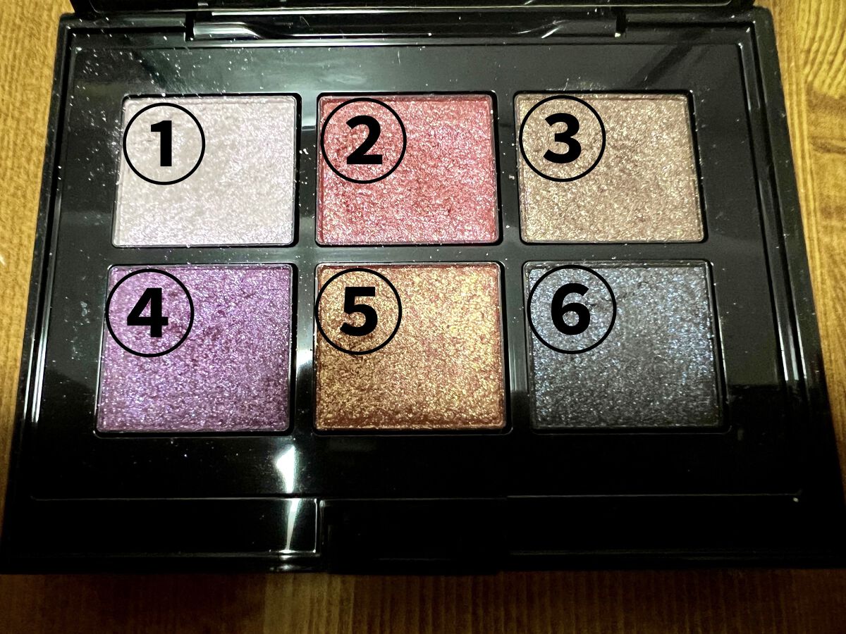 ホリデー アディクション “イリディセント ユーフォリア” EYESHADOW PALLETE L/ADDICTION/メイクアップキットを使ったクチコミ（3枚目）