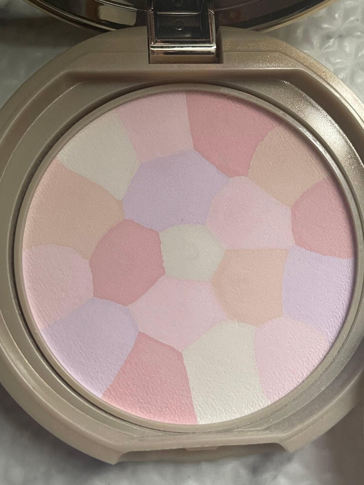 マシュマロフィニッシュパウダー ~Abloom~/キャンメイク/プレストパウダーを使ったクチコミ(3枚目)