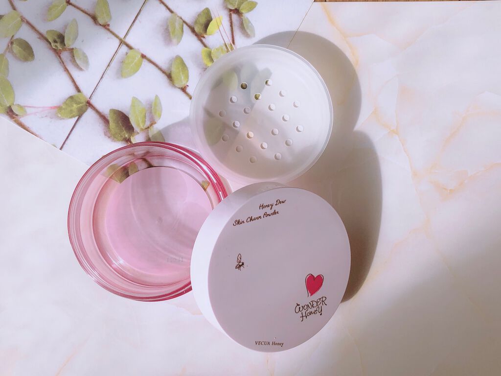 VECUA Honey ワンダーハニー素肌のおまもりパウダーのクチコミ「.
.
☑︎使い切りコスメ
ワンダーハニー
素肌のおまもりパウダー
.
仕事用のパウタ.....」（1枚目）