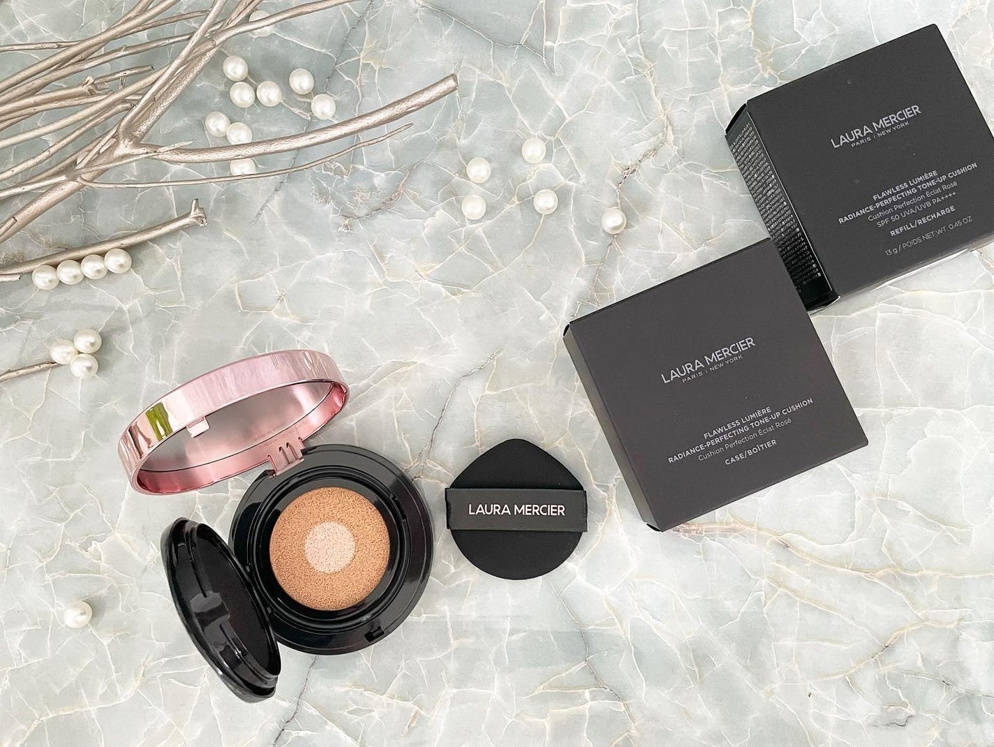 フローレス ルミエール ラディアンス パーフェクティング トーンアップ クッション/ローラ メルシエ/クッションファンデーションを使ったクチコミ(4枚目)