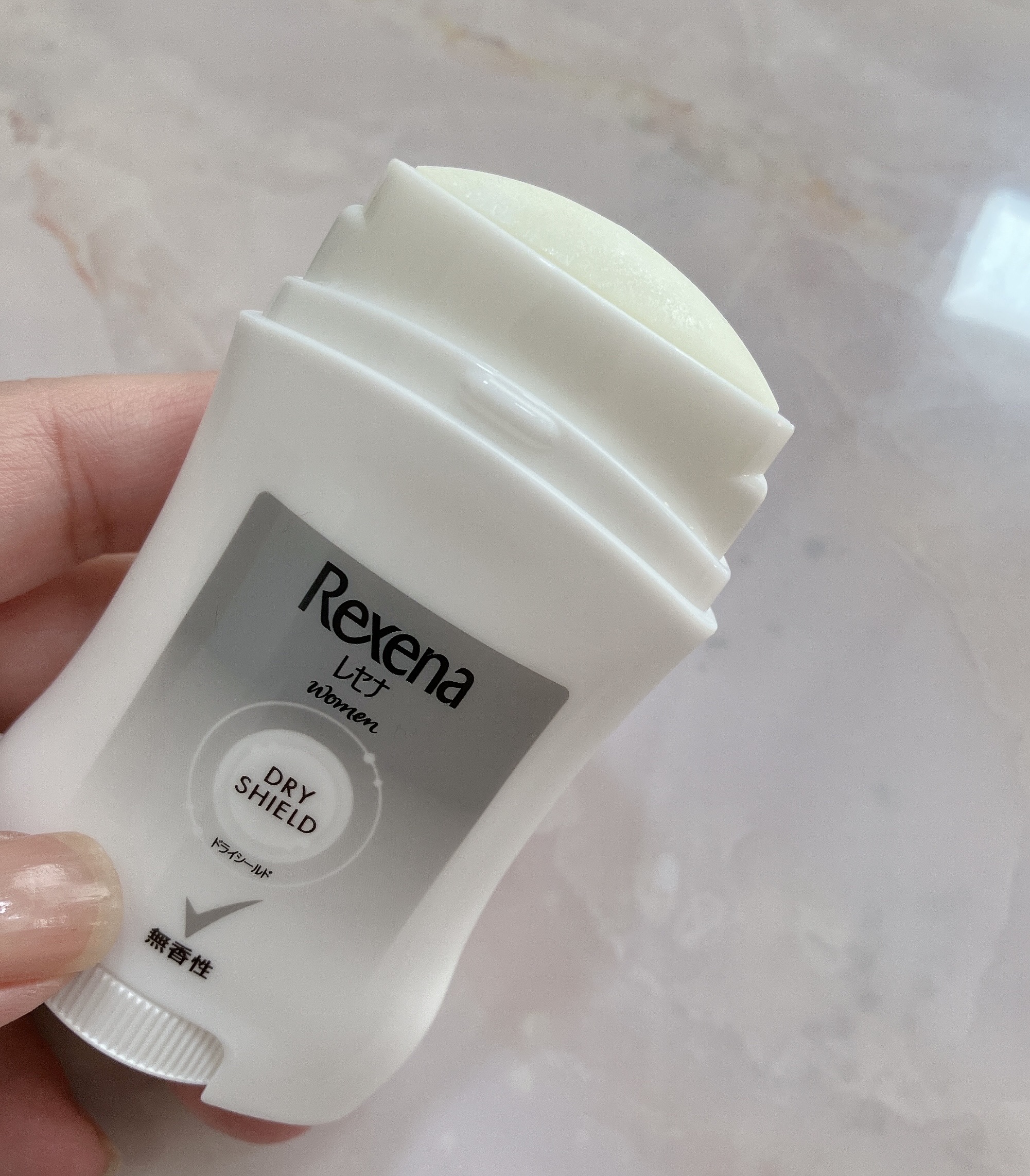 レセナ ドライシールド パウダースティック(無香性)/レセナ/デオドラント・制汗剤を使ったクチコミ（2枚目）