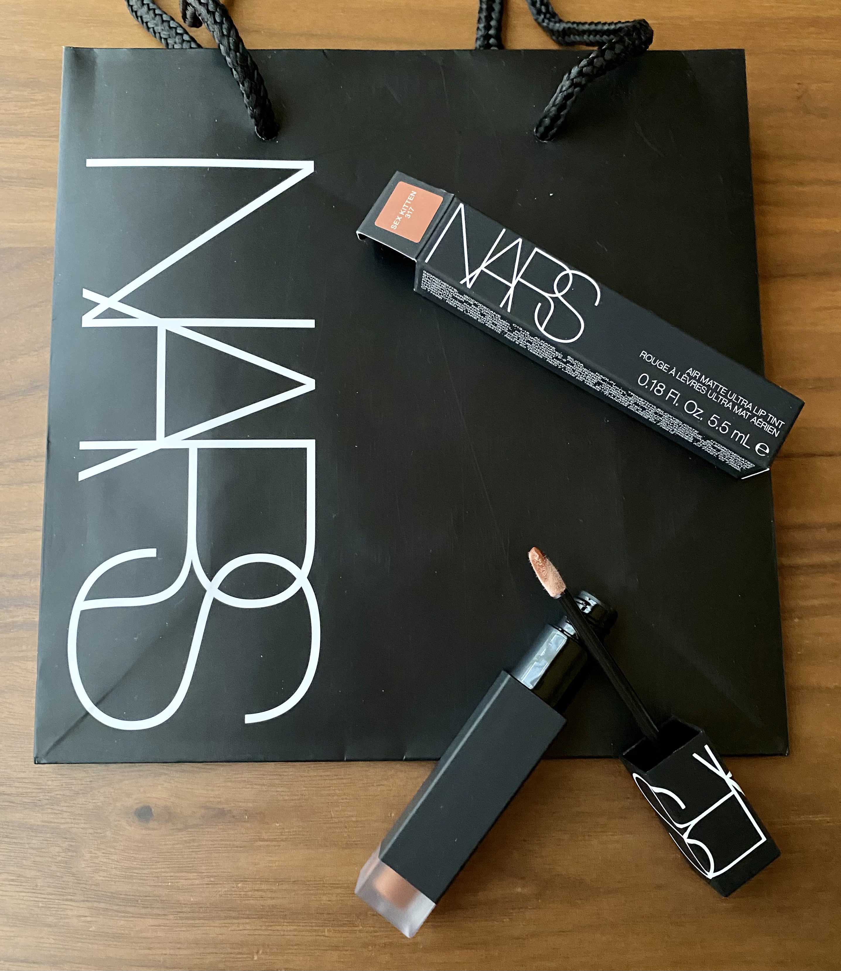  エアーマット ウルトラリップティント/NARS/リップティントを使ったクチコミ（1枚目）