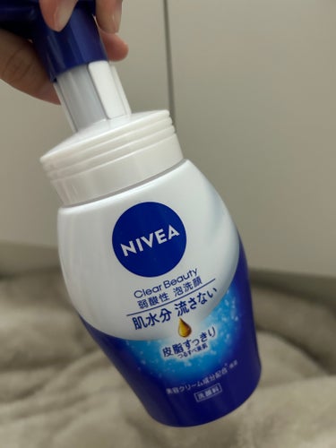 ニベア クリアビューティー弱酸性泡洗顔 皮脂すっきり/ニベア/泡洗顔を使ったクチコミ（1枚目）