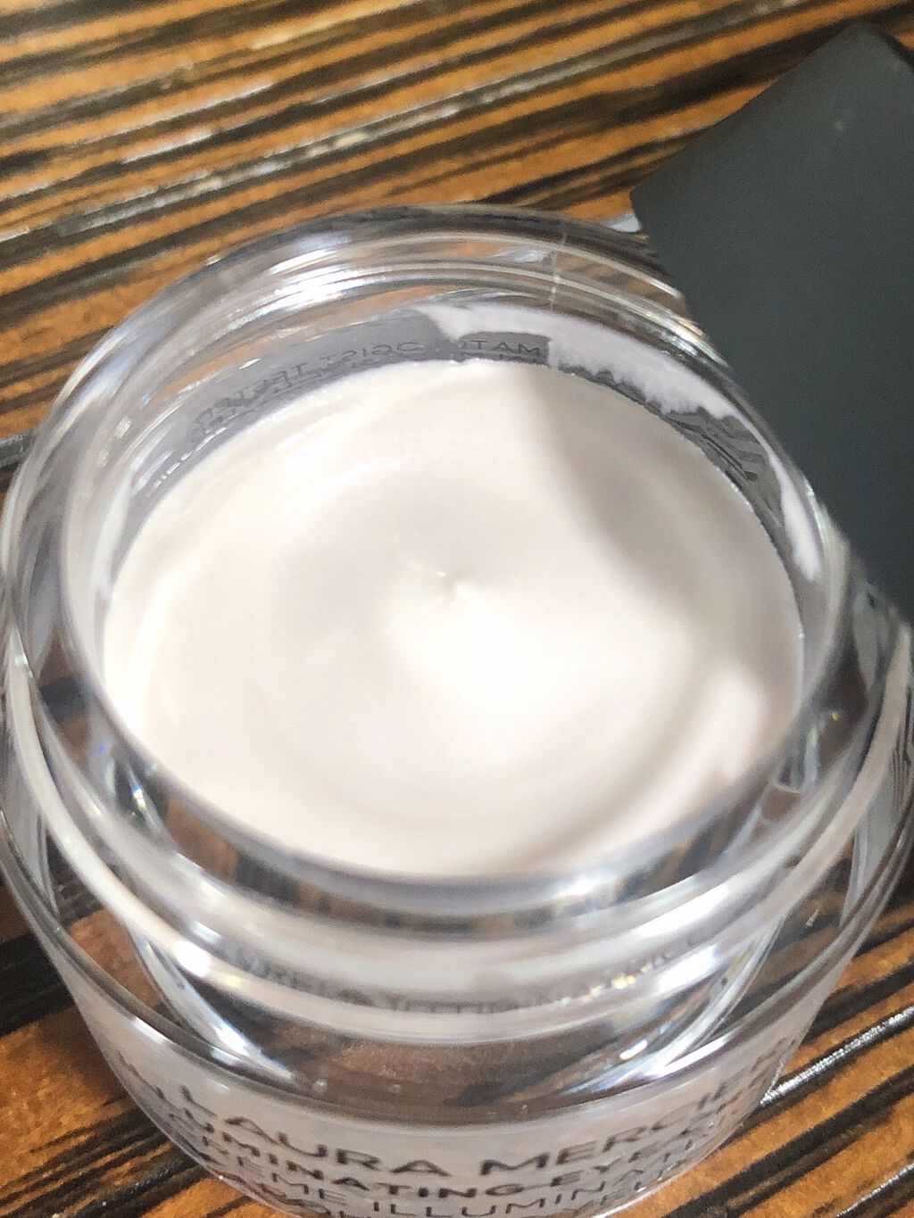 イルミネーティング アイクリーム/ローラ メルシエ/アイケア・アイクリームを使ったクチコミ(3枚目)