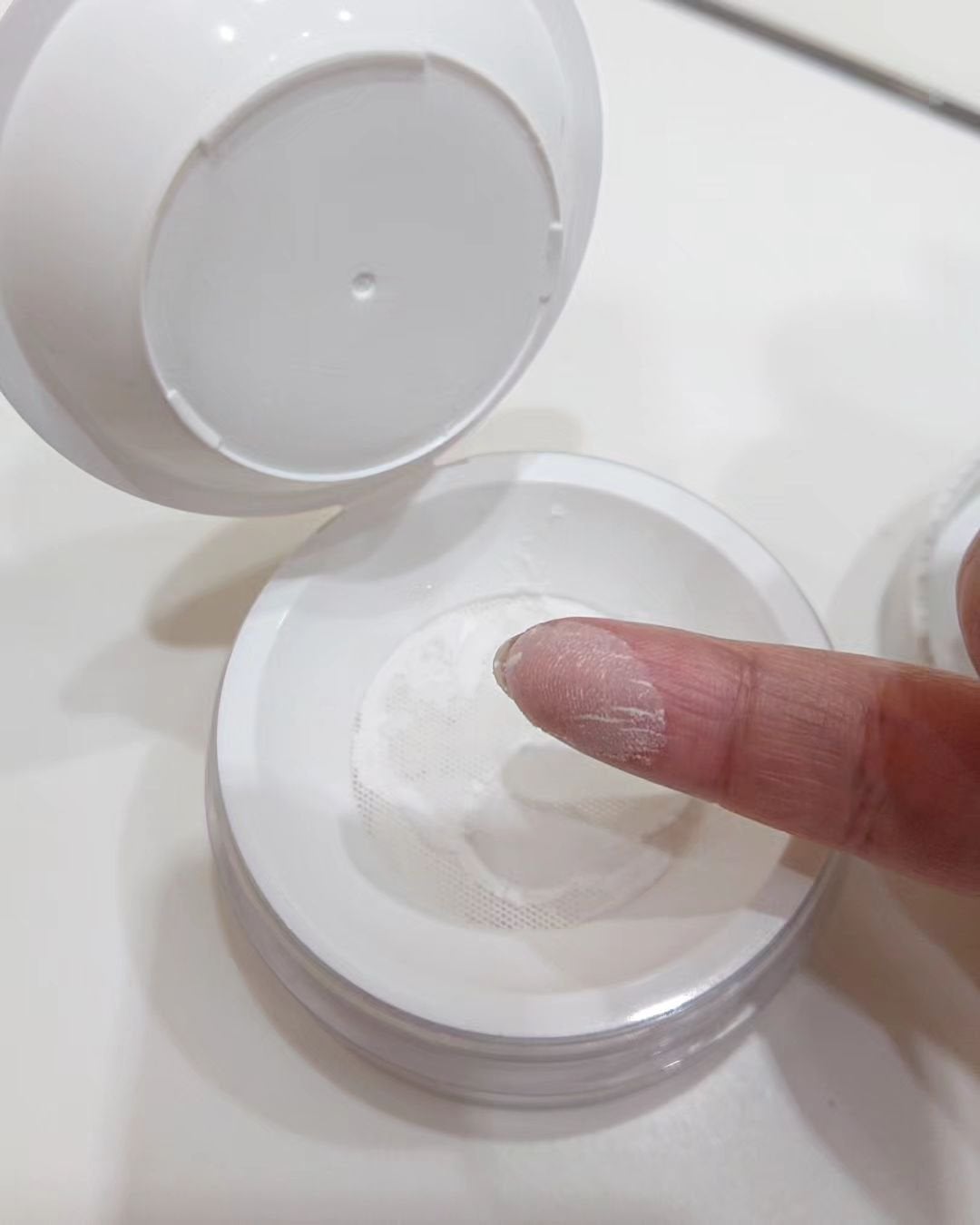 トランスルーセントセットフィニッシングパウダー/TFIT/ルースパウダーを使ったクチコミ(4枚目)