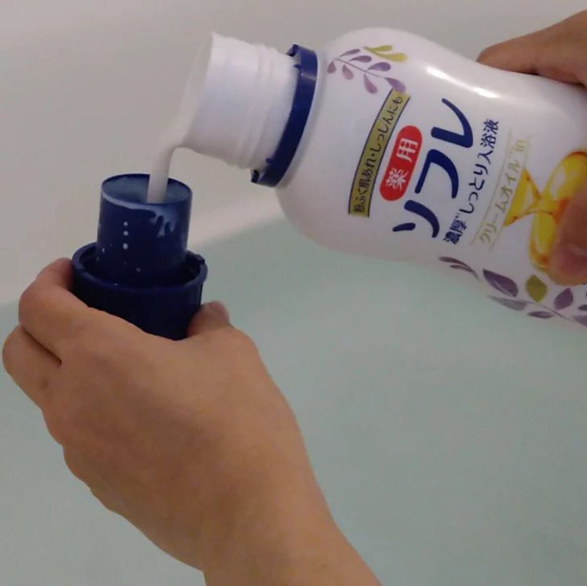 濃厚しっとり入浴液 ホワイトフローラルの香り/薬用ソフレ/保湿系入浴剤を使ったクチコミ(2枚目)
