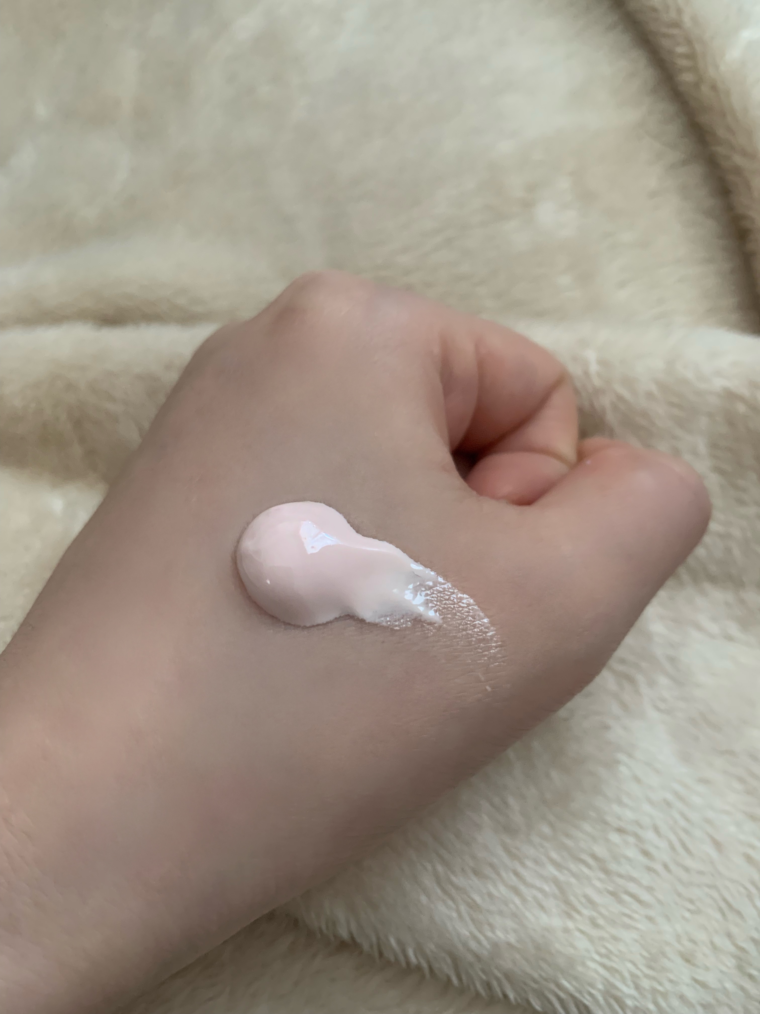 トーンアップUV エッセンス ピンクフラミンゴ/サンカット®/日焼け止めローションを使ったクチコミ（2枚目）