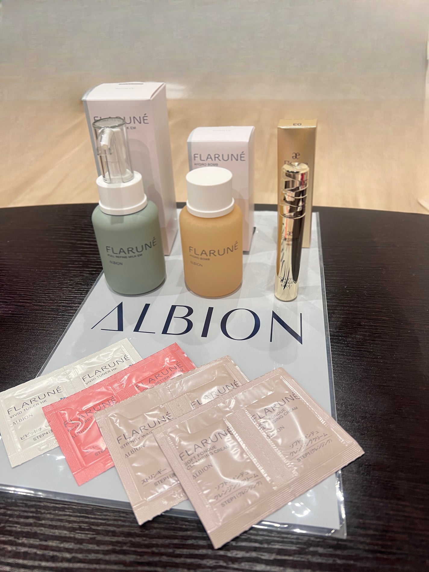 エレガンス ブリリアント ルージュ ビジュー/Elégance/リップグロスを使ったクチコミ(1枚目)