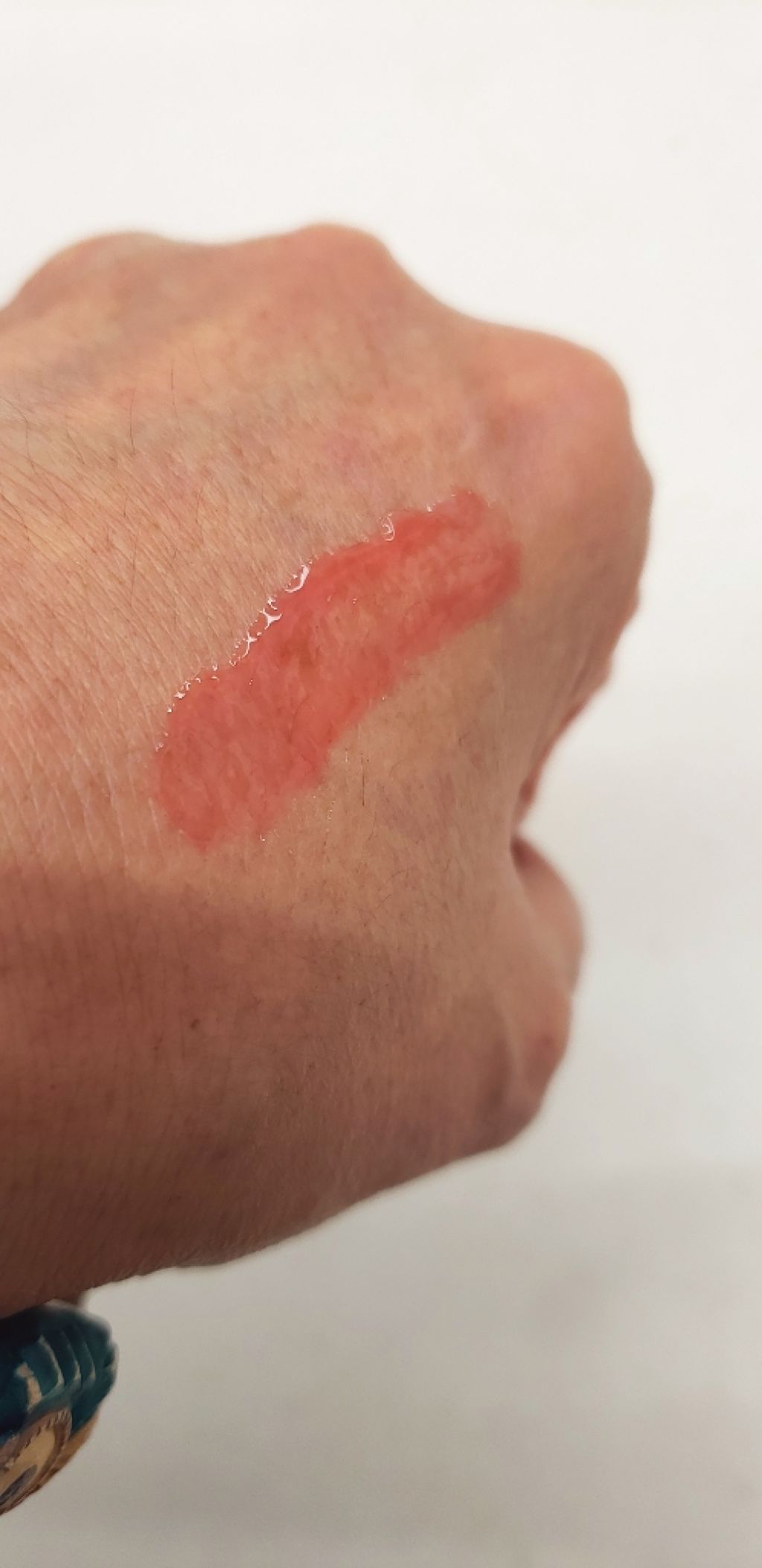 リップモイストエッセンスカラー/d プログラム/リップ美容液を使ったクチコミ（2枚目）