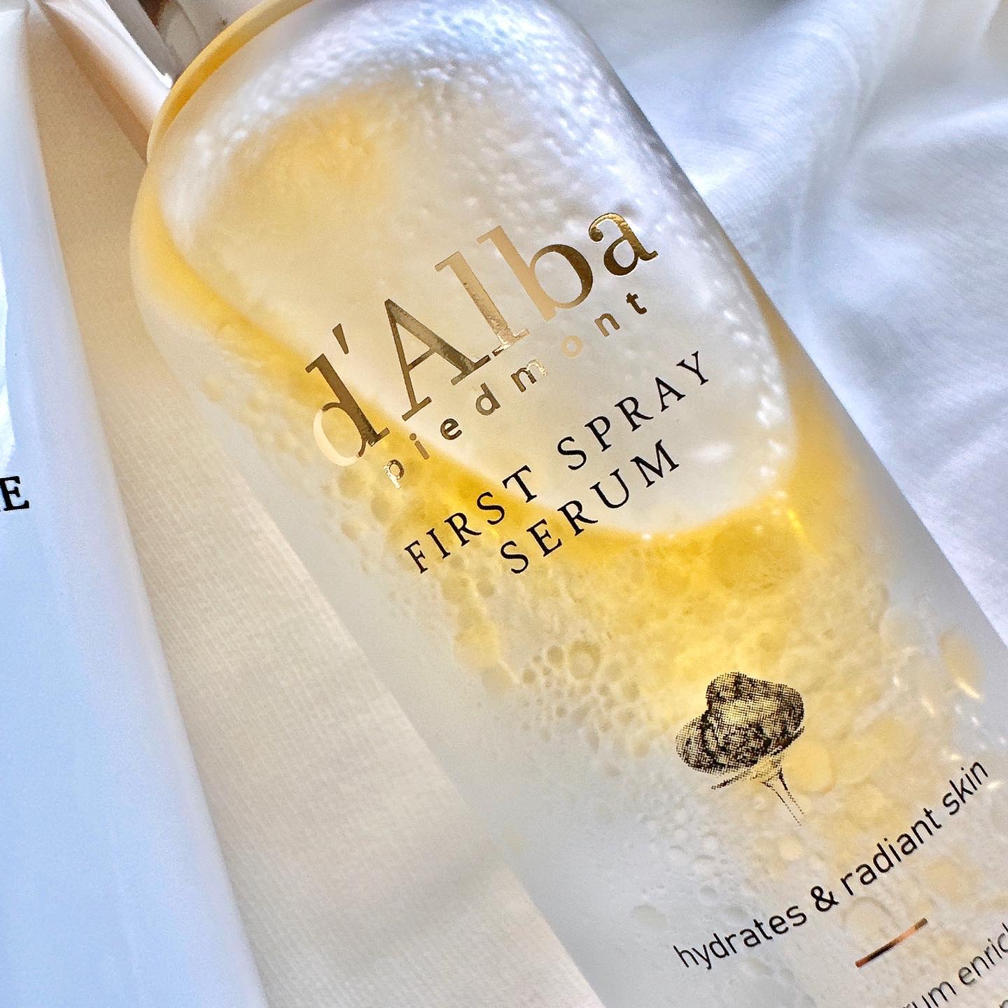 ダルバ ホワイトトリュフファーストスプレーセラム/ダルバ/ミスト状化粧水を使ったクチコミ（2枚目）