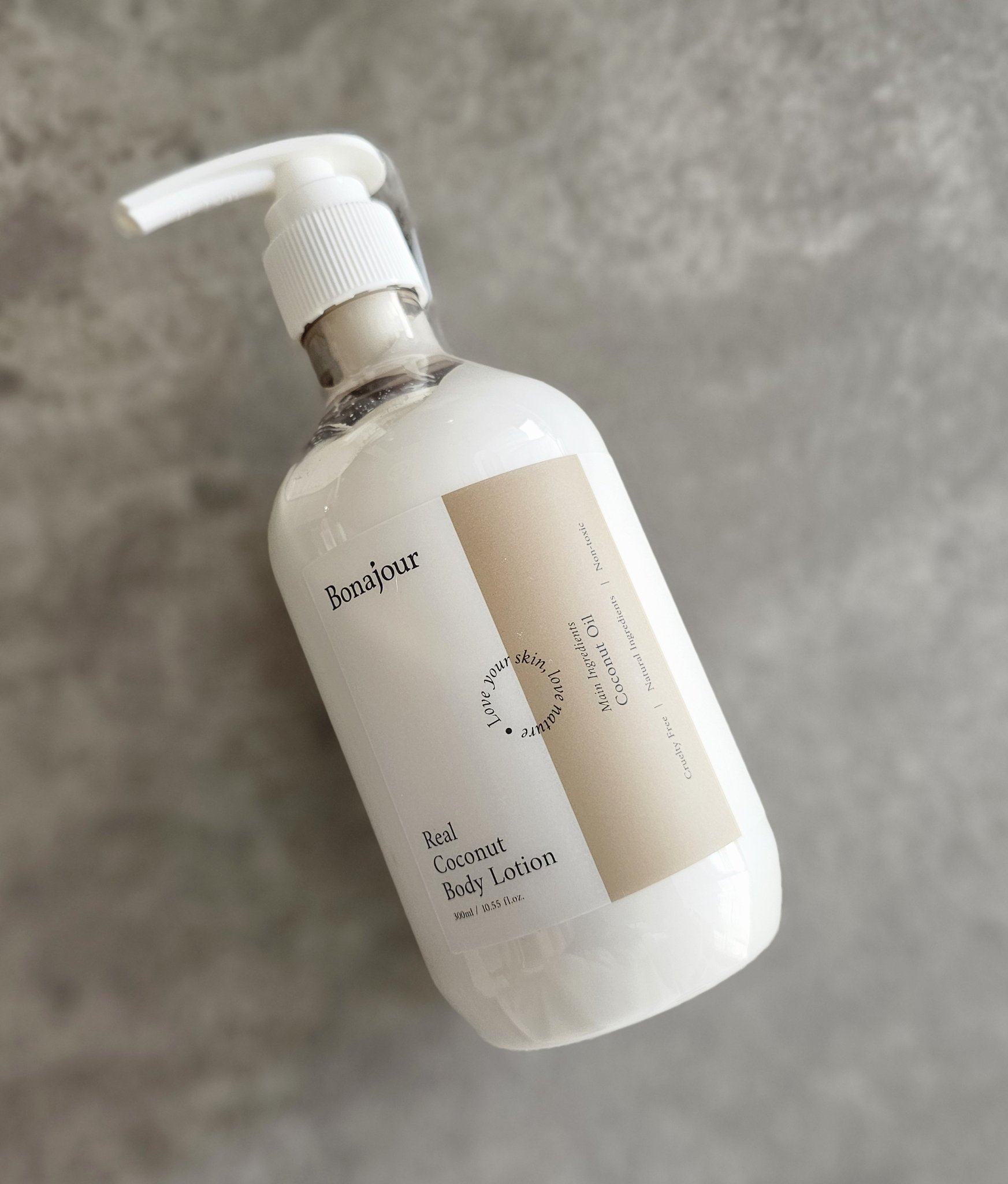 Bonajour リアルココナッツボディローションのクチコミ「環境に配慮したご褒美ボディローション

スキンケア製品で個人的に安心と信頼のbonajourの.....」（1枚目）