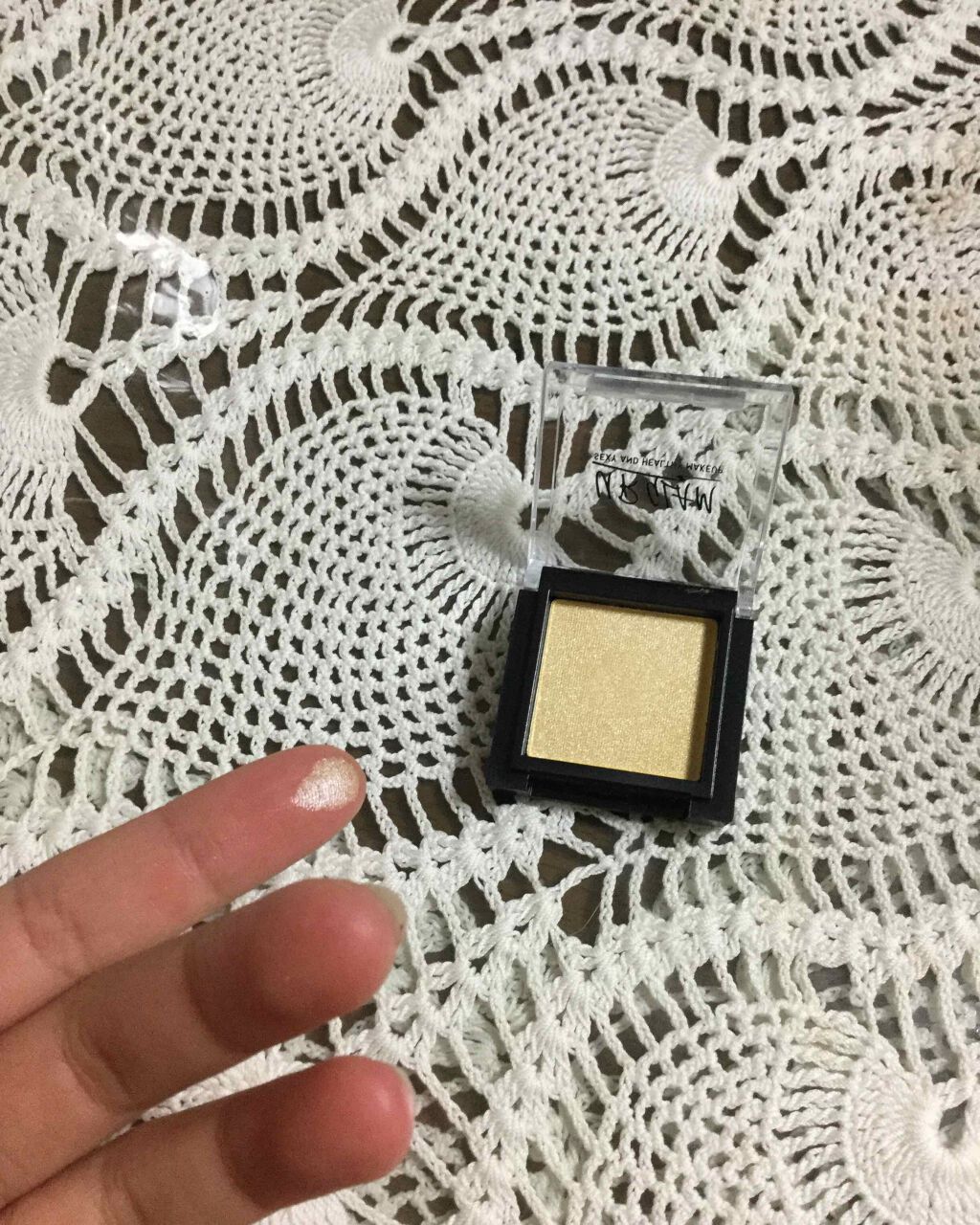 UR GLAM　SELECT EYES ライトイエロー/U R GLAM/単色アイシャドウを使ったクチコミ（3枚目）