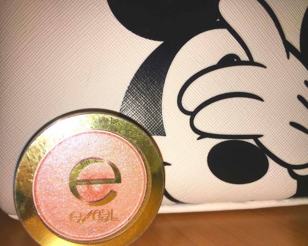 シャイニーシャドウ N/excel/単色アイシャドウを使ったクチコミ（1枚目）