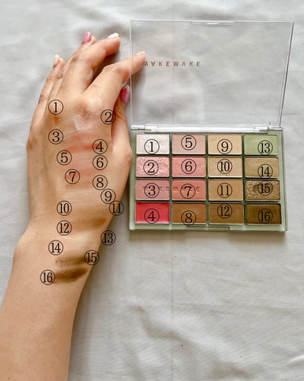 ソフトブラーリングアイパレット/wakemake/アイシャドウパレットを使ったクチコミ(7枚目)