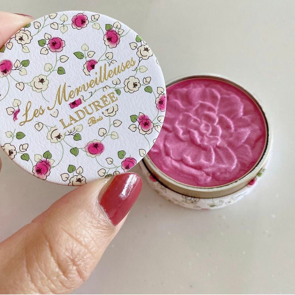 シマリング パウダー ブラッシュ/レ・メルヴェイユーズ ラデュレ/パウダーチークを使ったクチコミ(2枚目)