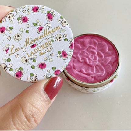 シマリング パウダー ブラッシュ/レ・メルヴェイユーズ ラデュレ/パウダーチークを使ったクチコミ(2枚目)