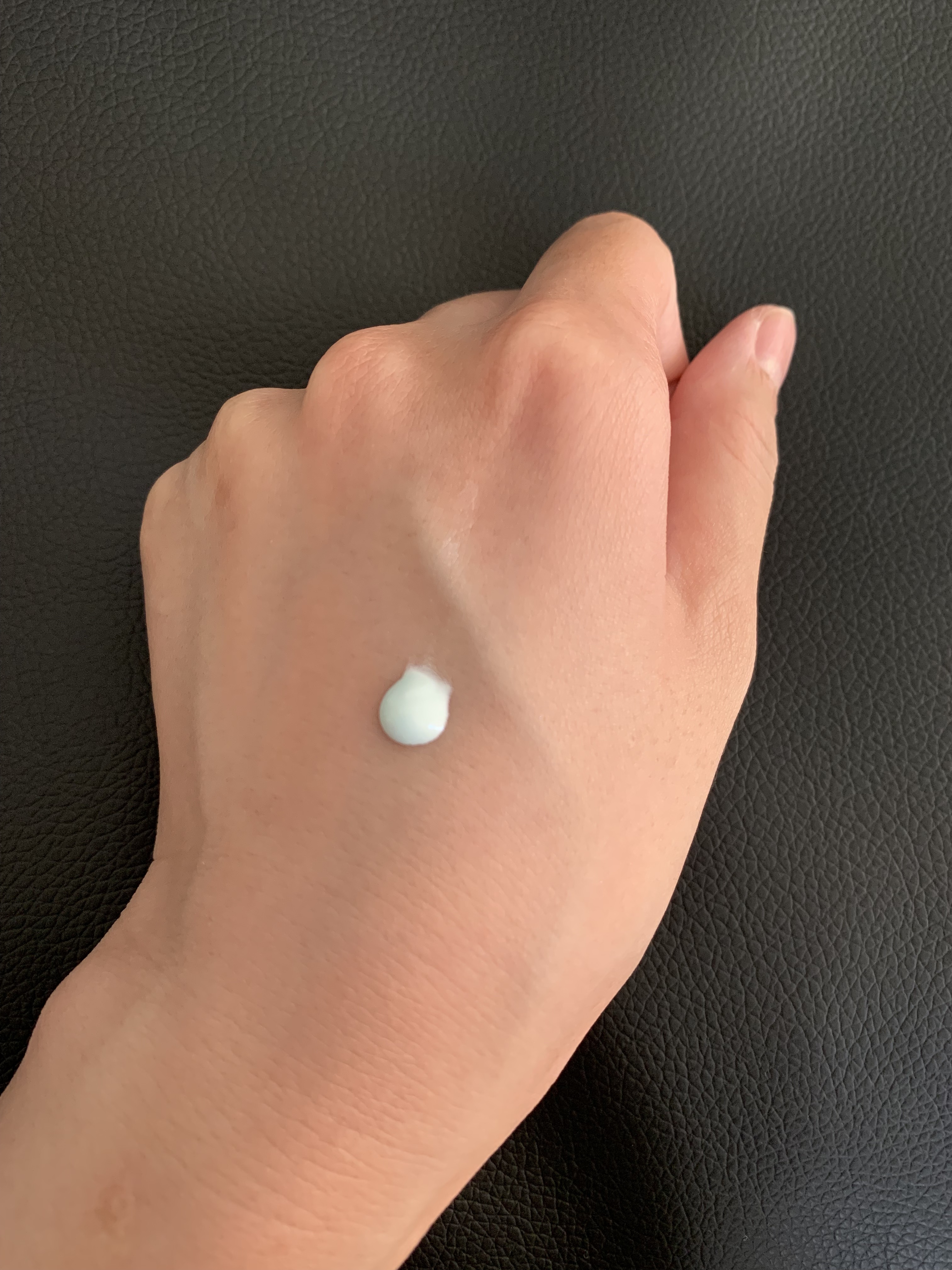 ドラマティックフォルミンググロウベース シアーカラー/マキアージュ/化粧下地を使ったクチコミ（2枚目）