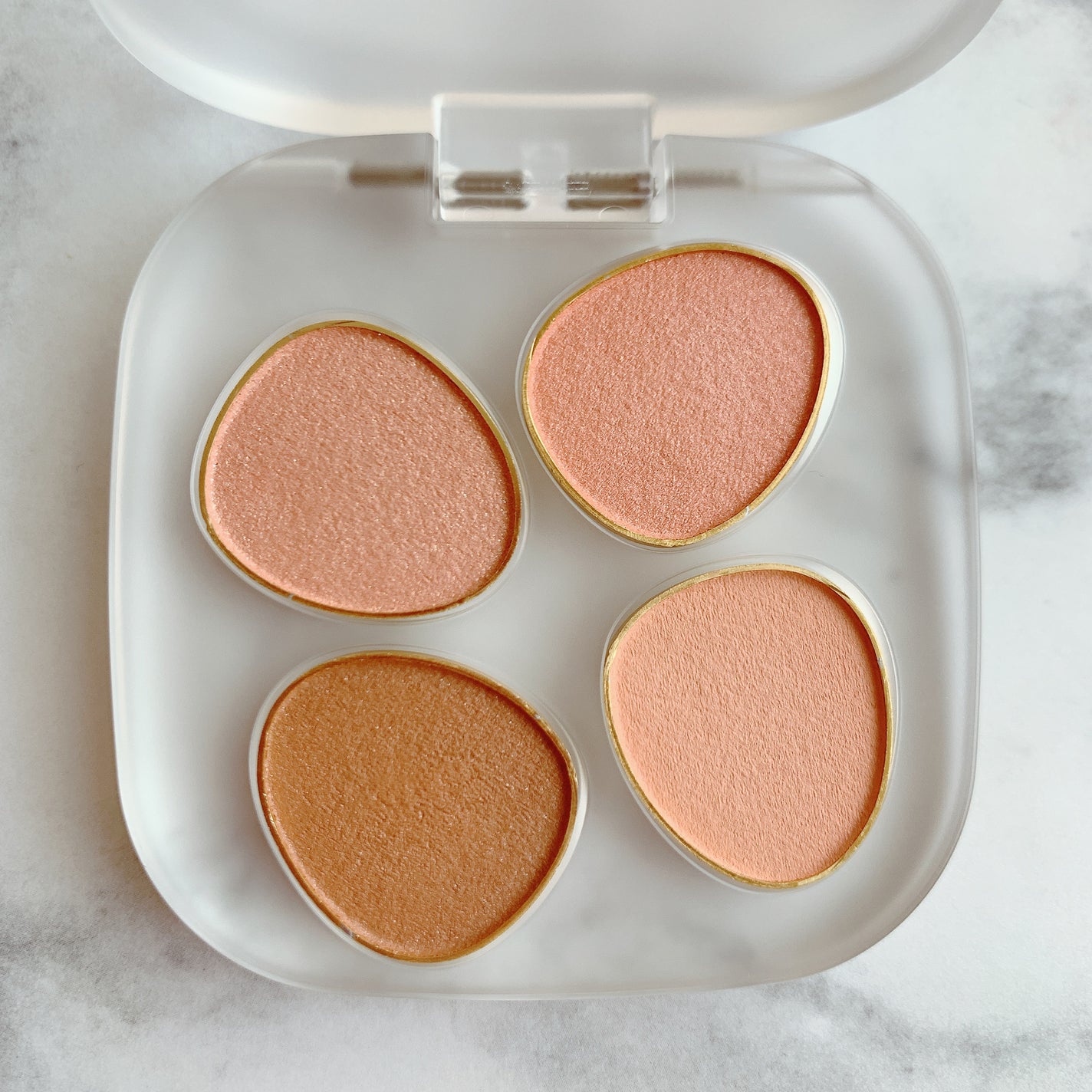 トーン ペタル フロート アイパレット/to/one/アイシャドウパレットを使ったクチコミ(2枚目)