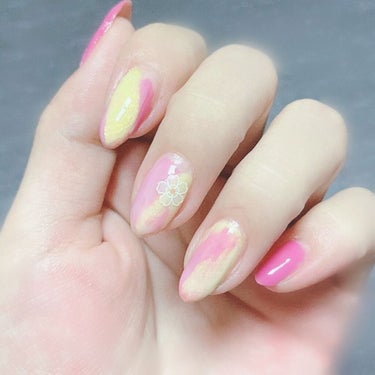 
イエロー&ピンクの
ニュアンス春ネイル💅

ネイルホリック

💖PK823
💛YE509
🤍WT038

PK823とYE509を
使って、ニュアンスを
作っていく。
最後にクリアなホワイト
WT038 をひと塗り。

親指と小指はピンクを2度塗り。

桜のシールを貼る🌸

春なので、黄色もピンクも
使いたくなりました🥰


#ネイルホリック
#春ネイル #ゆき姉ネイル
#春のネイルホリック

の画像 その1