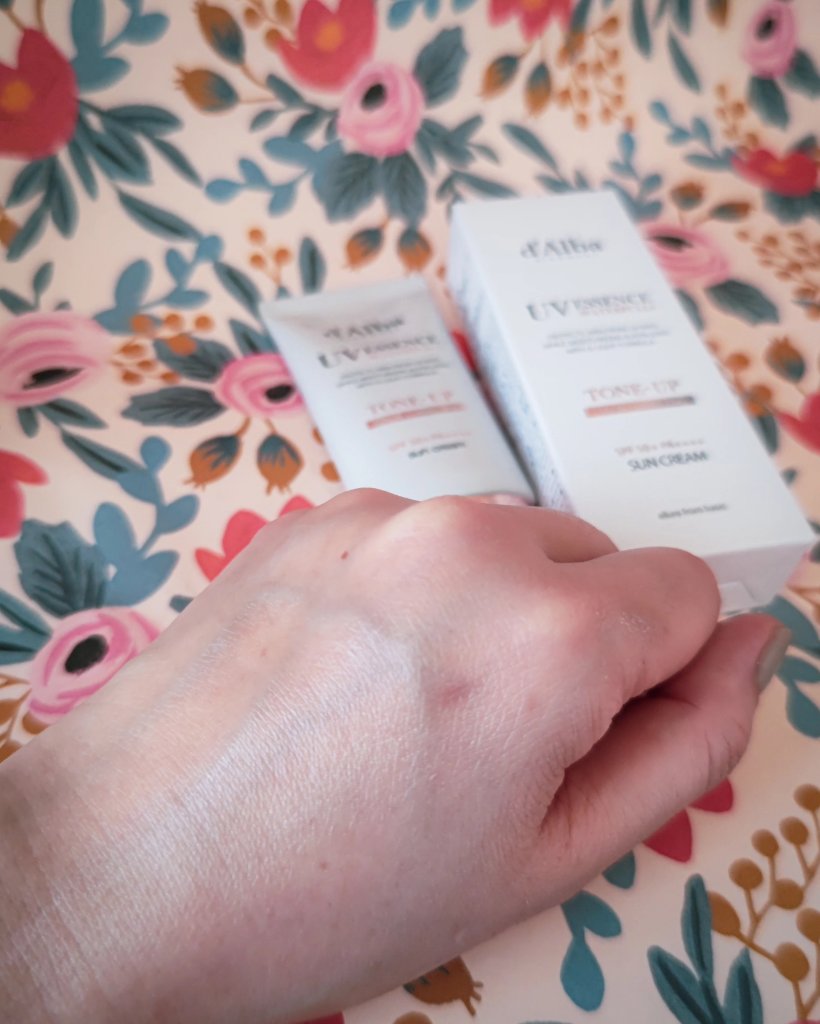 ダルバ ホワイトトリュフファーストスプレーセラム/ダルバ/ミスト状化粧水を使ったクチコミ（3枚目）