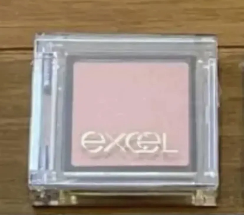 アイプランナー/excel/単色アイシャドウを使ったクチコミ（1枚目）