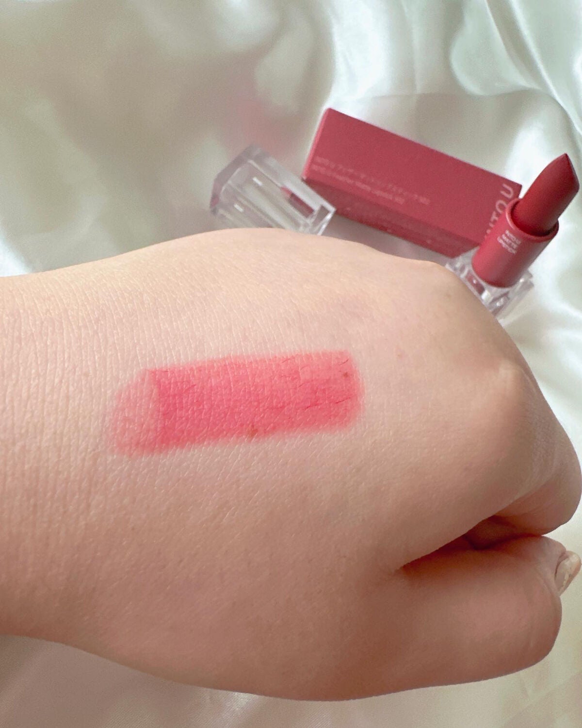 フェザーマットリップスティック/INTO U/口紅を使ったクチコミ(3枚目)
