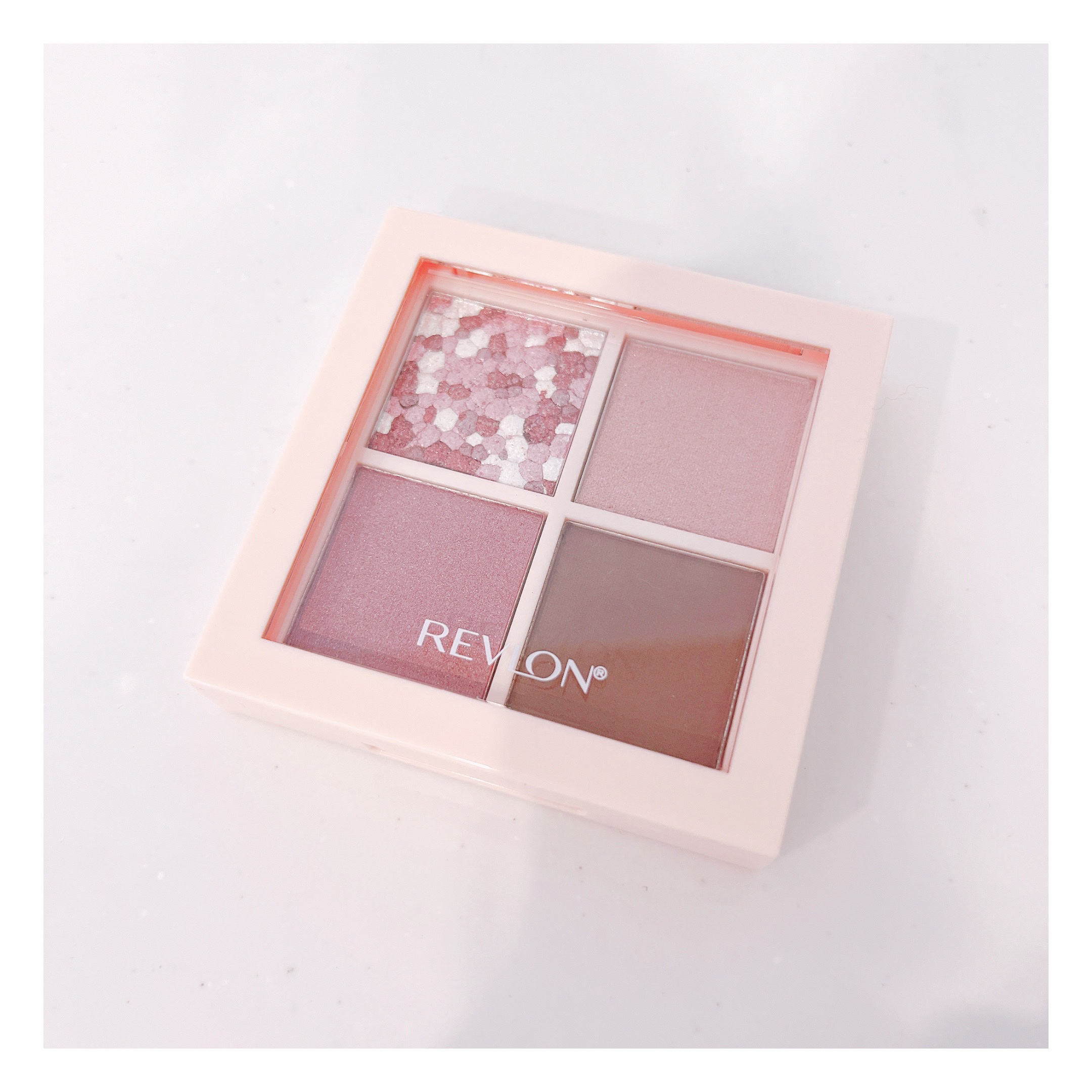 レブロン ダズル アイシャドウ クアッド 004 ロージーブラウン/REVLON/アイシャドウパレットを使ったクチコミ（1枚目）