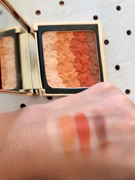 フロレット 星に願いシリーズ ブラッシュコンパクト/FLORTTE/単色アイシャドウを使ったクチコミ(3枚目)