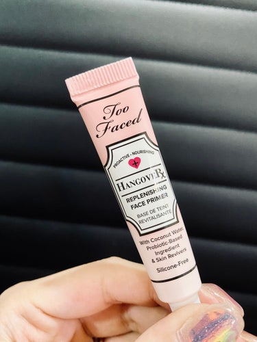 トゥー フェイスド ハングオーバー フェイスプライマー/Too Faced/化粧下地を使ったクチコミ（3枚目）