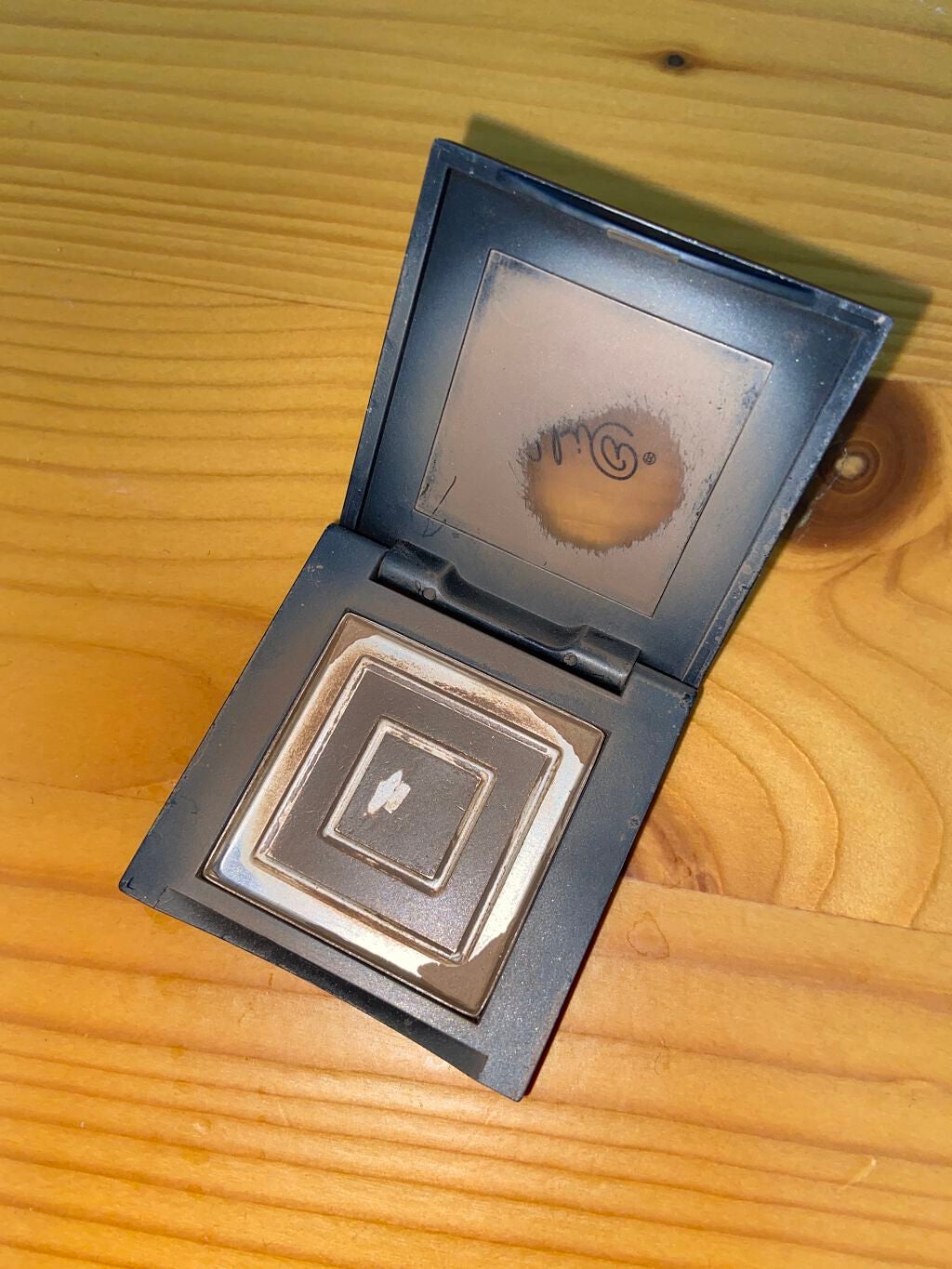 フィニッシングパウダー/チャコット・コスメティクス/ルースパウダーを使ったクチコミ(2枚目)