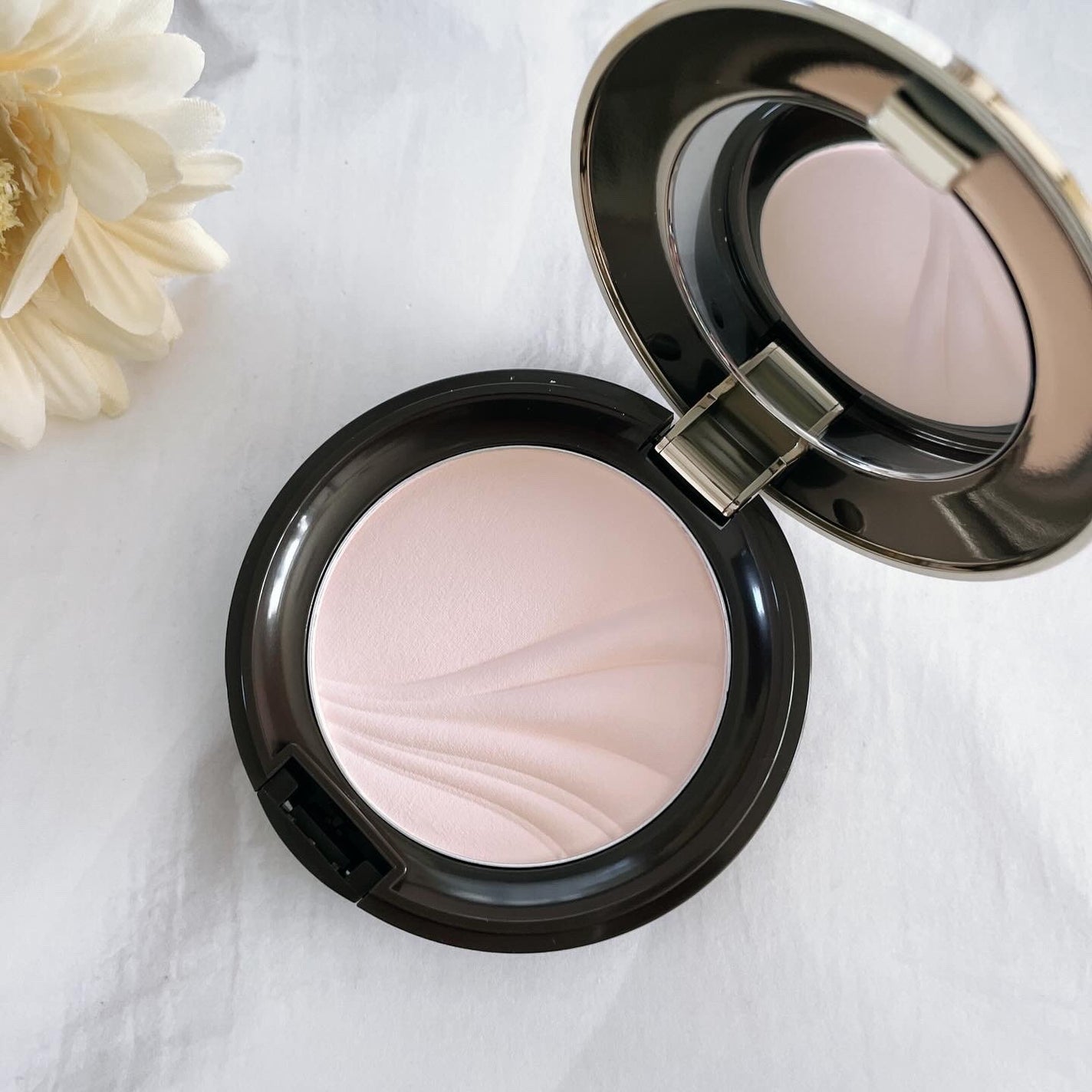 フェイスアップ プレストパウダー SPF23 / PA++/COVERMARK/プレストパウダーを使ったクチコミ(3枚目)