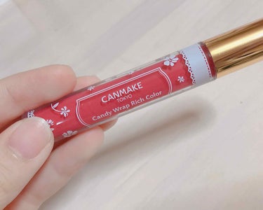 こちらの商品はキャンメイクの
キャンディラップリッチカラー、01番です💄
友達から誕生日プレゼントで貰いました🤤❤

普段私はあまりグロスとか付けないんですけど
色味が可愛くてこのグロスは使っています(