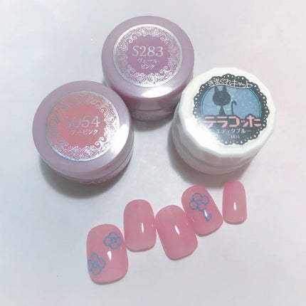 なかやまちえこ on LIPS 「刺繍みたいなお花。1日1ネイル製作365日チャレンジしてます😌..」(2枚目)