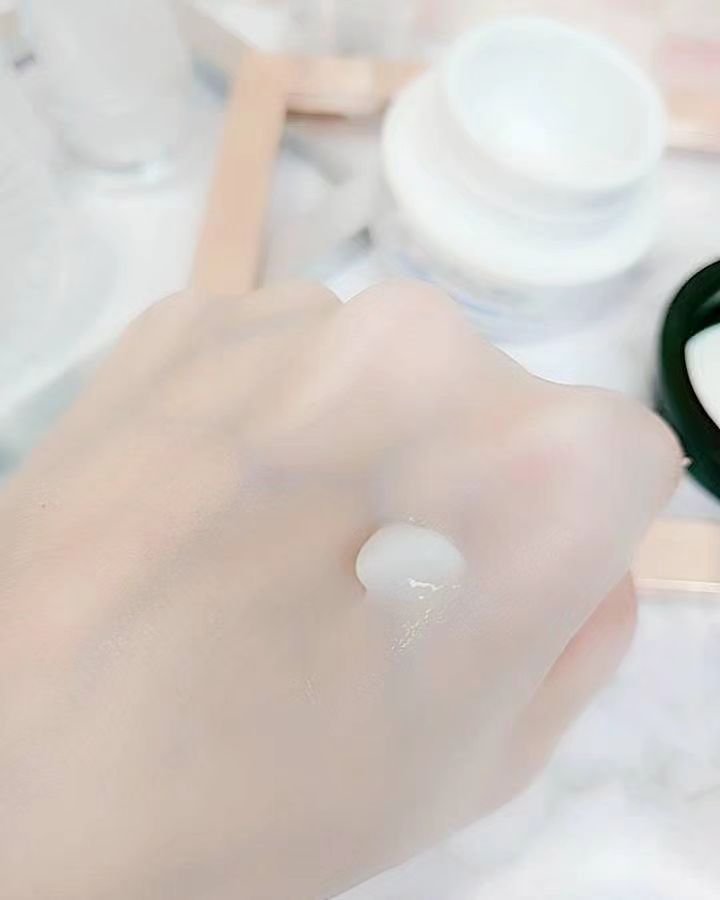 ザトゥルークリームモイスチャライジングバーム/belif/フェイスクリームを使ったクチコミ（2枚目）