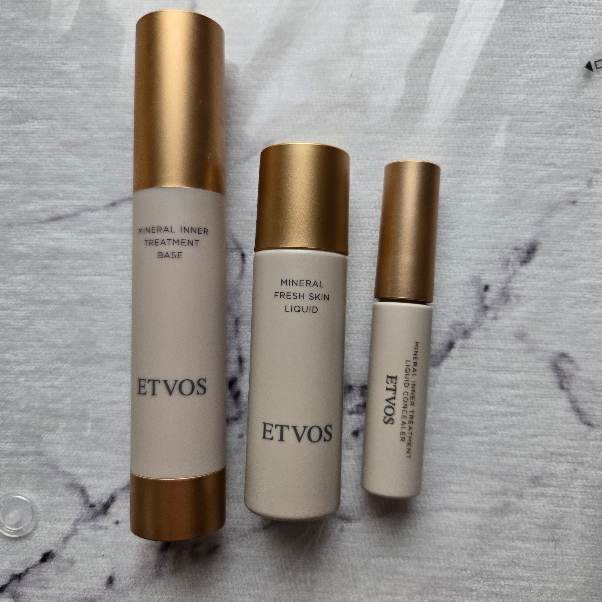 ミネラルフレッシュスキンリキッド/エトヴォス/リキッドファンデーションを使ったクチコミ（2枚目）