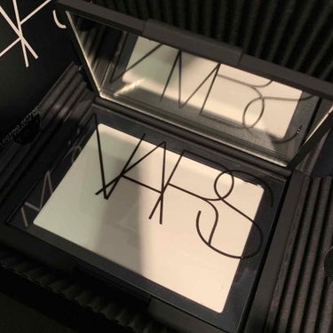 ライトリフレクティングセッティングパウダー　プレスト　N/NARS/プレストパウダーを使ったクチコミ（1枚目）